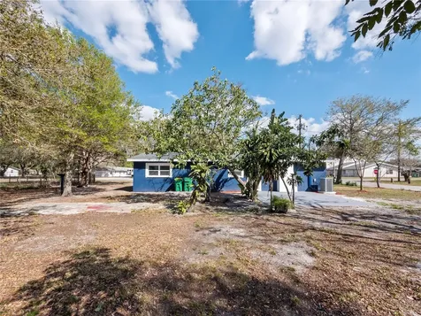 718 Drive Martin Luther King Street Dundee FL 33838