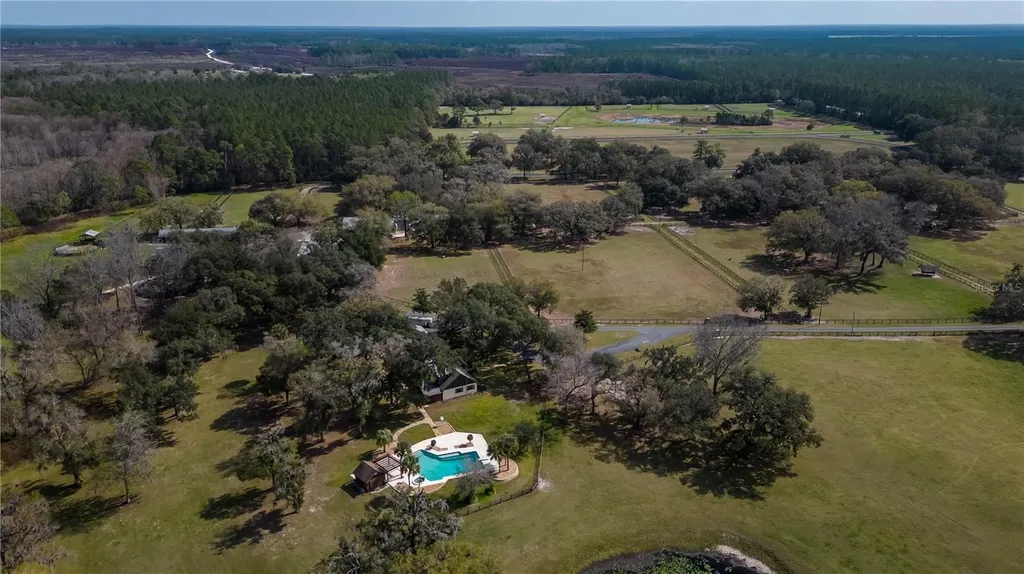 6853 NE 90th Street Road Anthony FL 32617