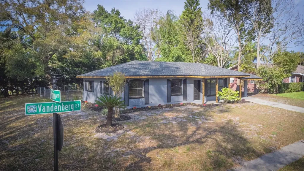 613 Vandenberg Street Altamonte Springs FL 32701