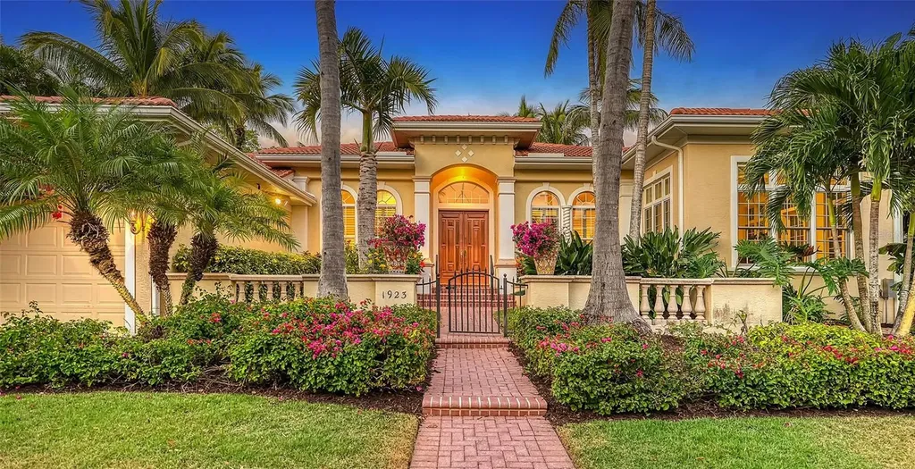 1923 Lincoln Drive Sarasota FL 34236
