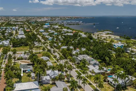 610 Trabue Avenue Punta Gorda FL 33950