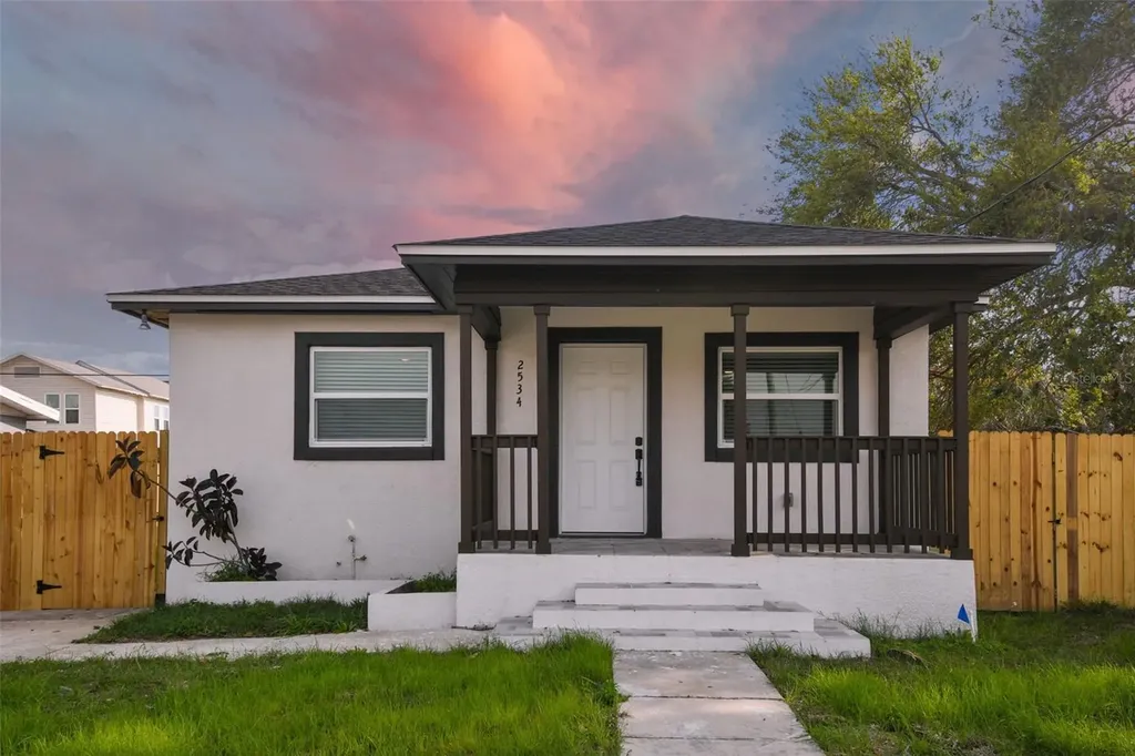 2534 W Walnut Street Tampa FL 33607