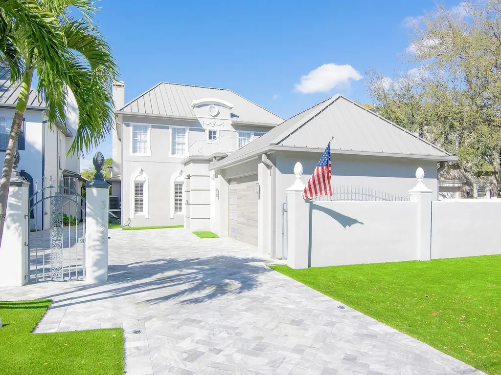 3123 W Knights Avenue Tampa FL 33611