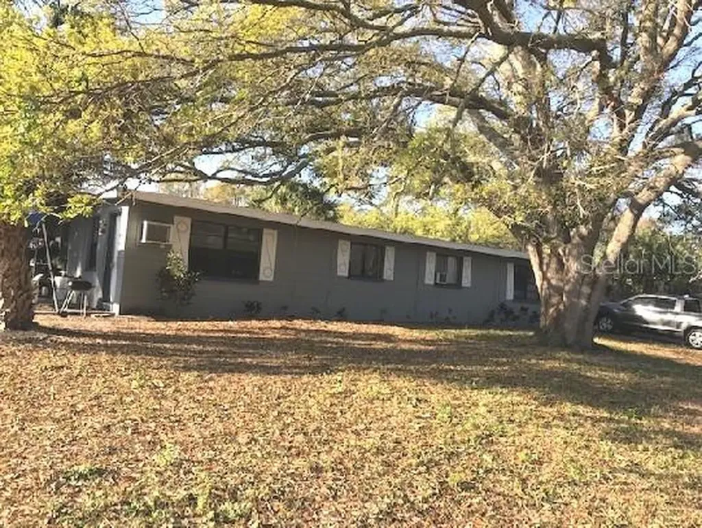 1522 Nelson Avenue Clearwater FL 33755
