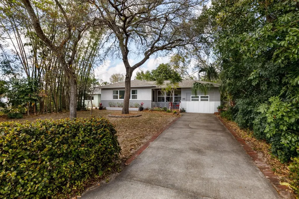 4565 14th Avenue N St Petersburg FL 33713