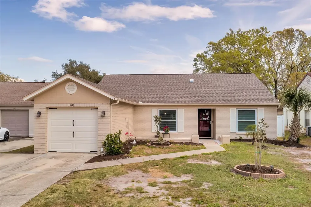 1900 Castle Bay Court Oldsmar FL 34677