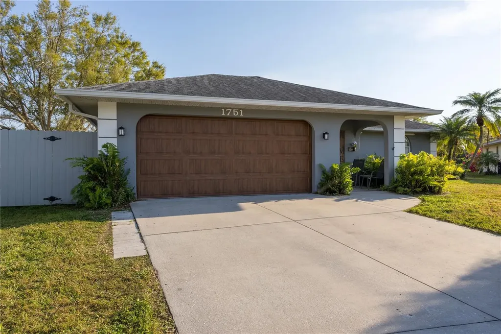 1751 Country Meadows Terrace Sarasota FL 34235