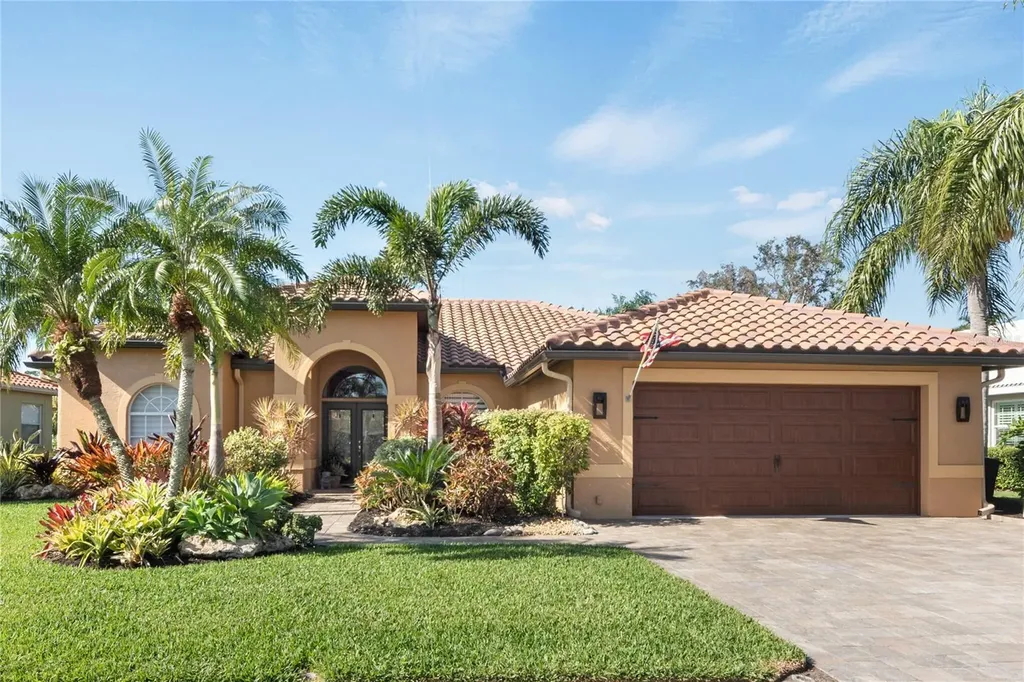 5196 Far Oak Circle Sarasota FL 34238