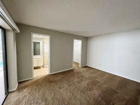 9207 Regents Park Drive Tampa FL 33647