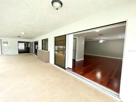 9207 Regents Park Drive Tampa FL 33647