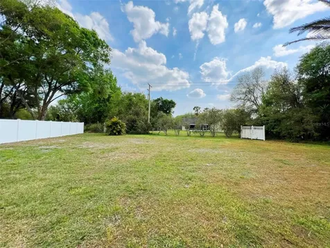 9207 Regents Park Drive Tampa FL 33647