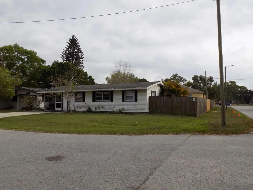 3526 W Price Avenue Tampa FL 33611