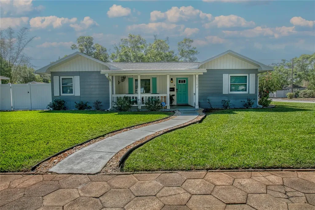 5262 Dartmouth Avenue N St Petersburg FL 33710
