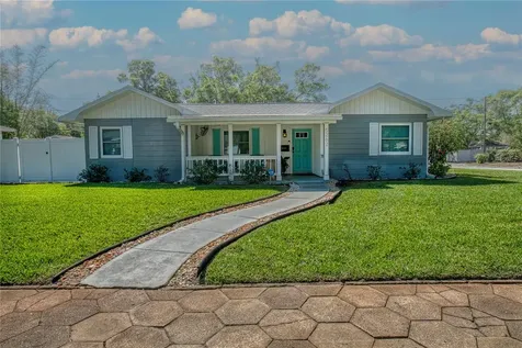 5262 Dartmouth Avenue N St Petersburg FL 33710