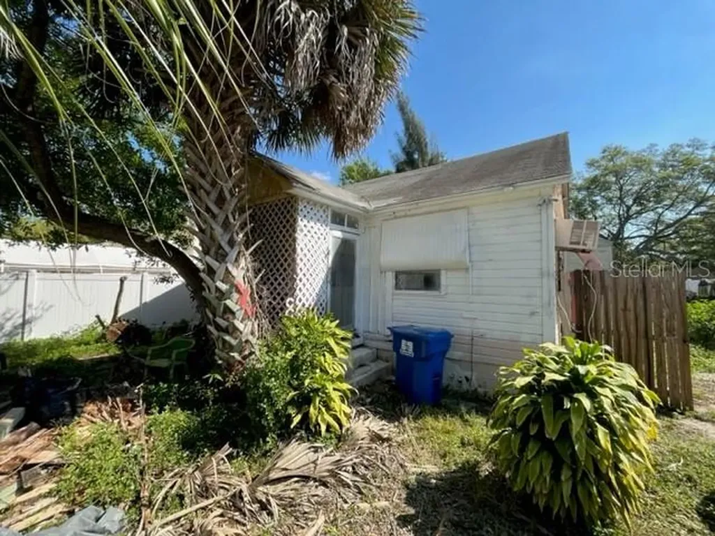 2240 13th Street S St Petersburg FL 33705