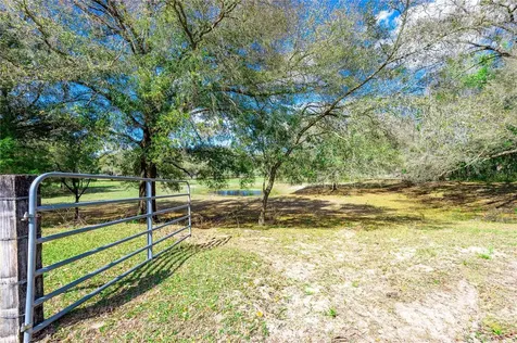 17525 Us Highway 301 Dade City FL 33523