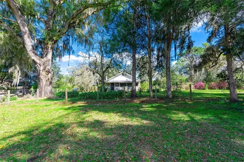 17525 Us Highway 301 Dade City FL 33523