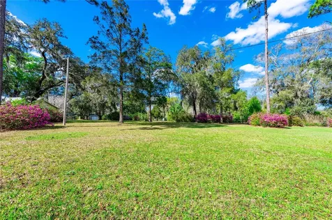17525 Us Highway 301 Dade City FL 33523