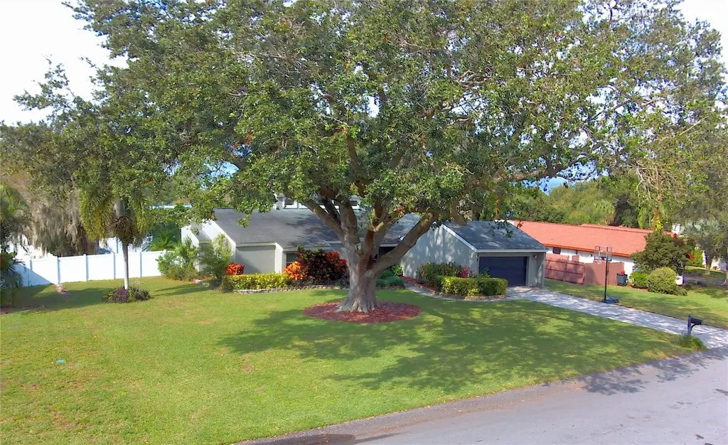 1209 Cypress Point E Winter Haven FL 33884