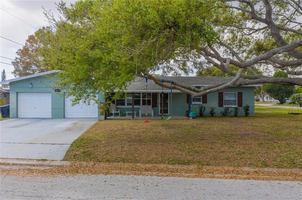 2580 38th Street N St Petersburg FL 33713