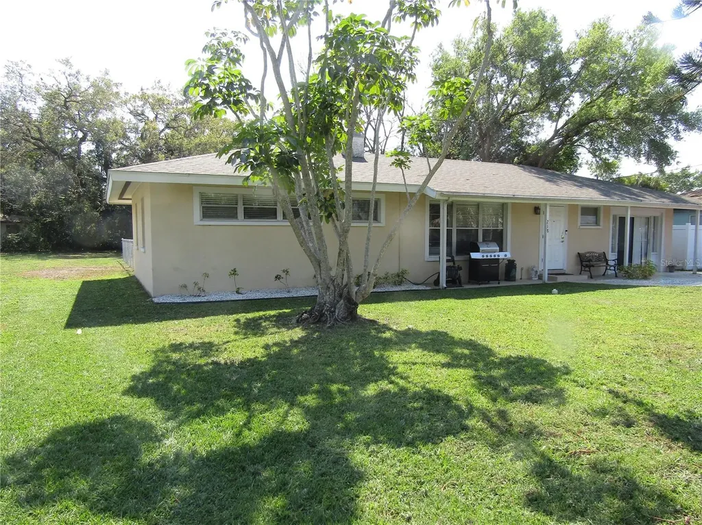 218 22nd Street Court NE Bradenton FL 34208