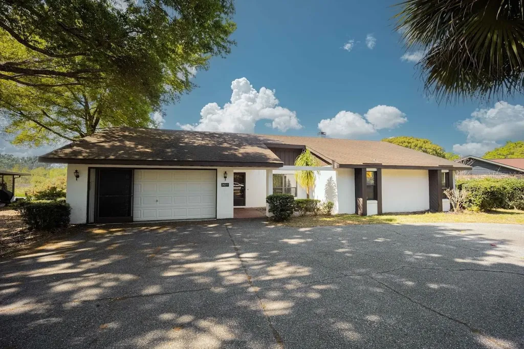 34217 Radio Road Leesburg FL 34788
