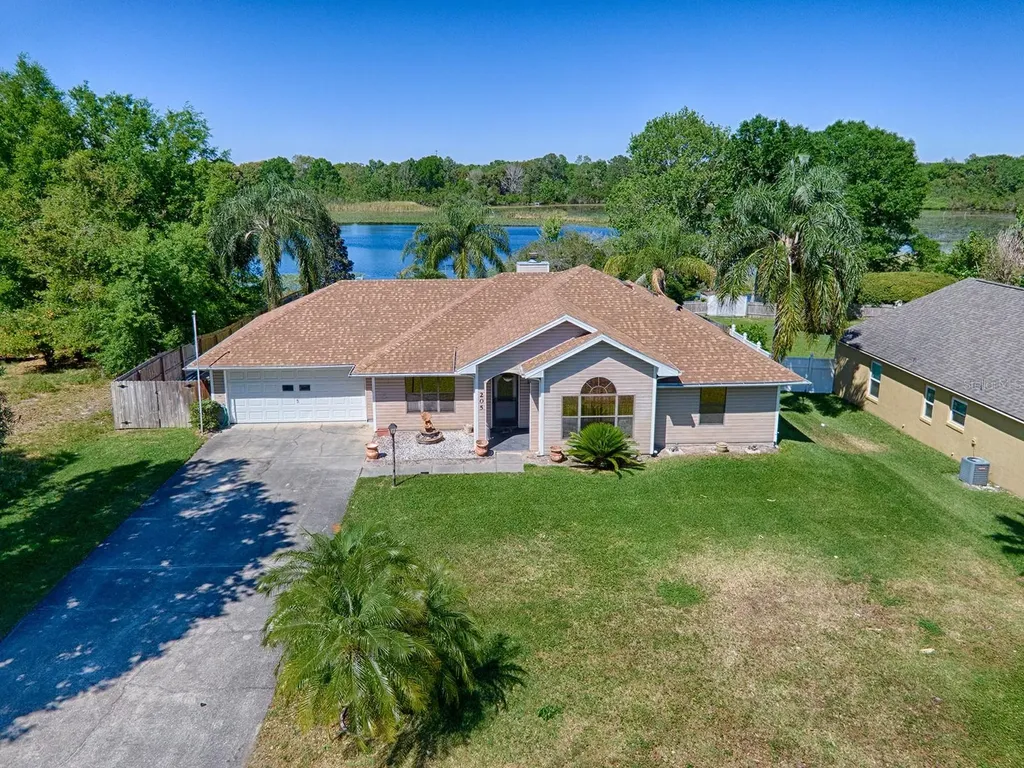 205 W Grossenbacher Drive Apopka FL 32712