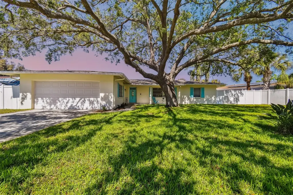 965 45th Avenue NE St Petersburg FL 33703