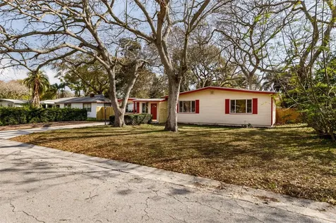 7250 Lynnwood Avenue N St Petersburg FL 33710