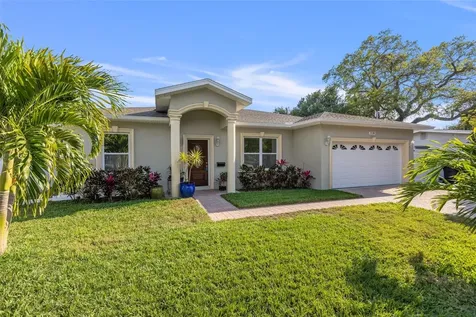 2128 Barcelona Way S St Petersburg FL 33712
