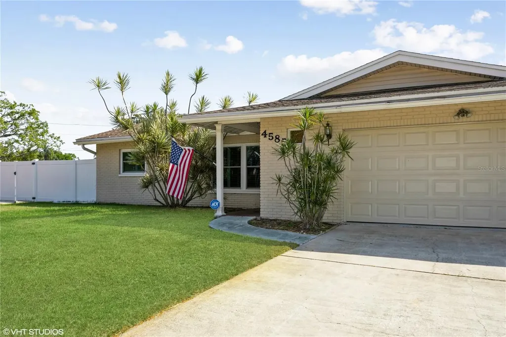 4585 13th Way NE St Petersburg FL 33703