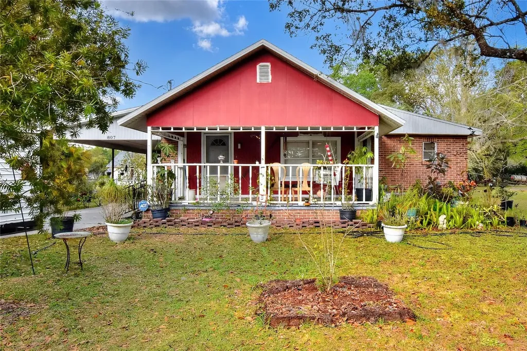 807 N Oak Avenue Fort Meade FL 33841