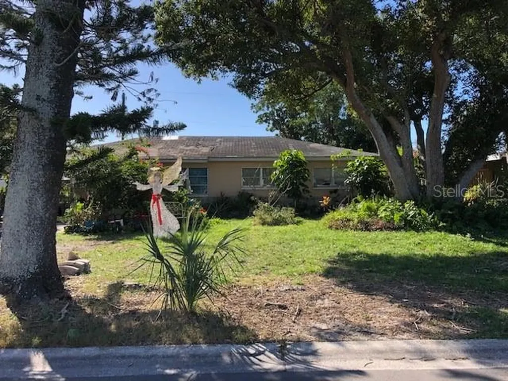 2408 Emory Avenue Bradenton FL 34207