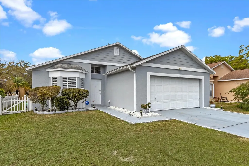 2108 Rj Circle Kissimmee FL 34744