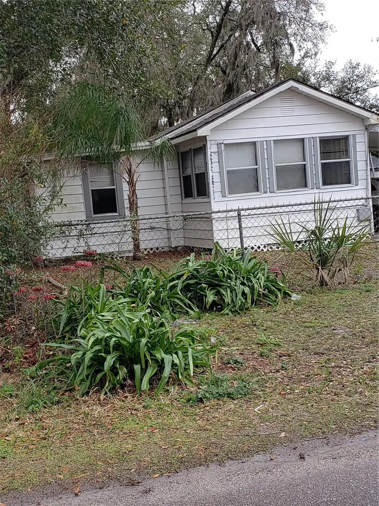 2427 E Magnolia Street Lakeland FL 33801