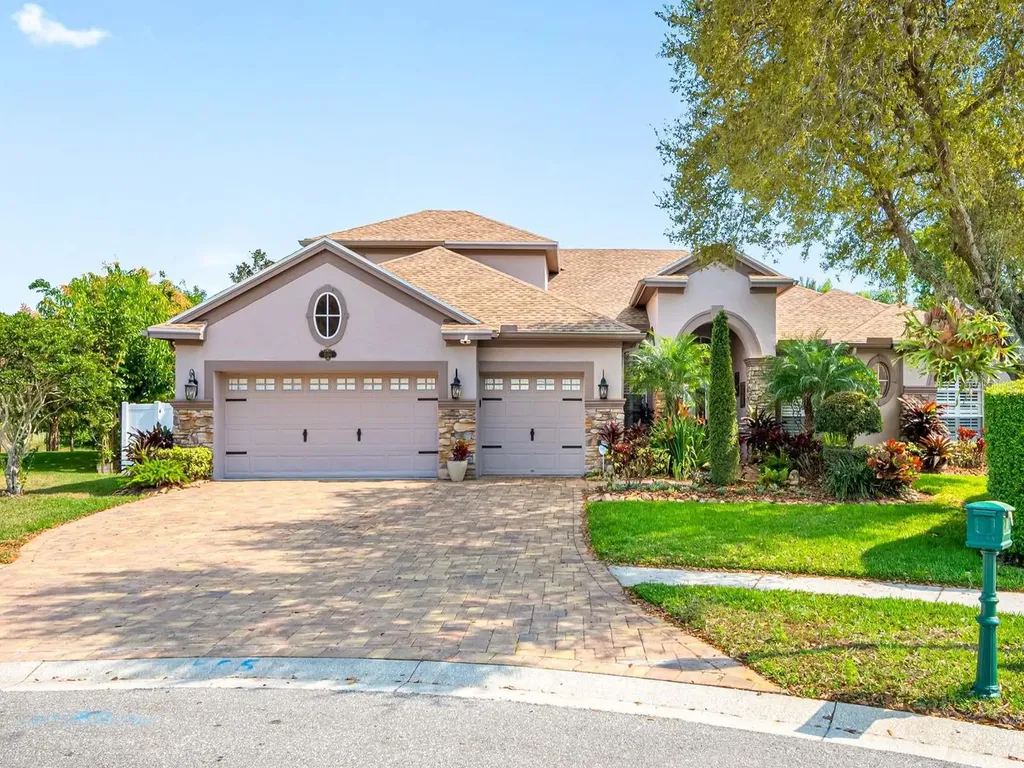 2104 Climbing Ivy Drive Tampa FL 33618