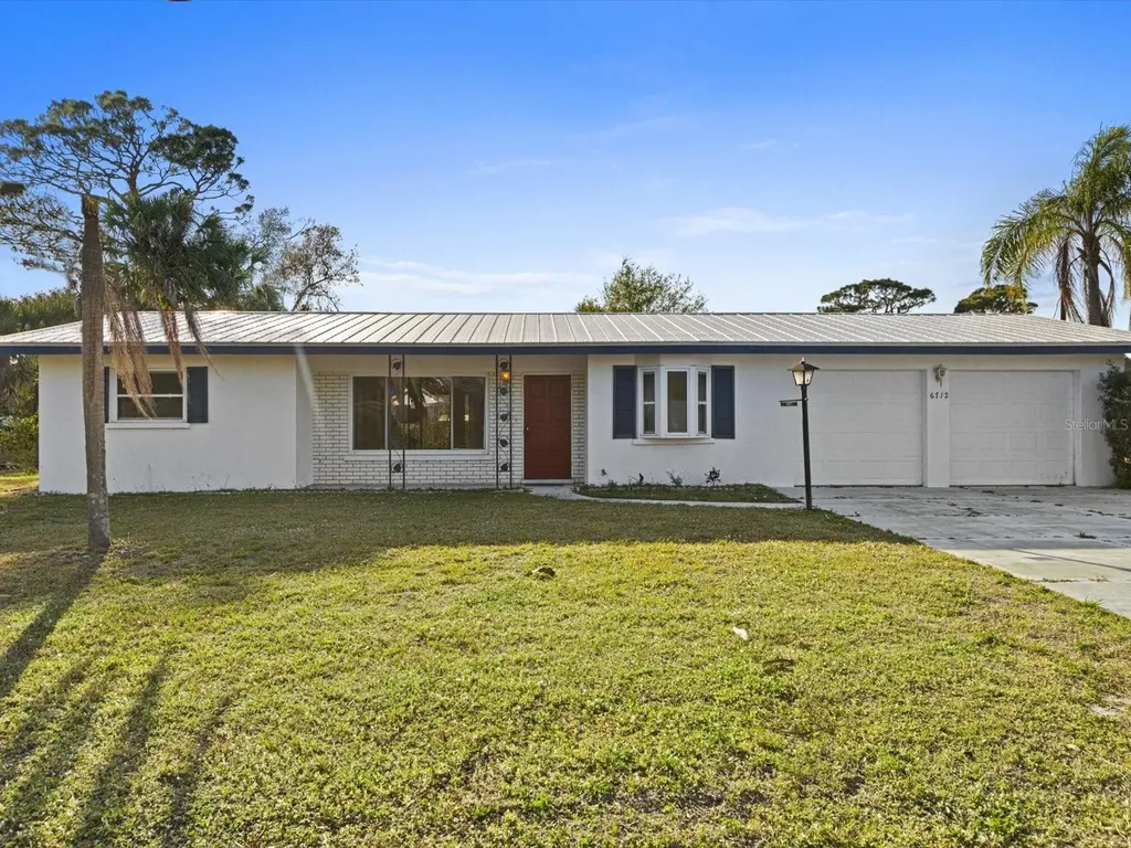 6712 3rd Street Court W Bradenton FL 34207