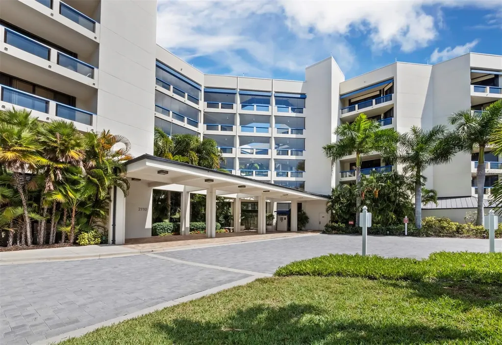 2110 Harbourside Drive Longboat Key FL 34228