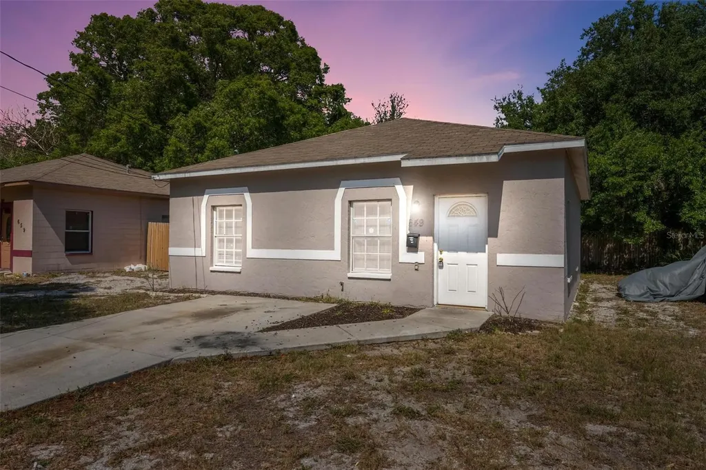 649 35th Avenue S St Petersburg FL 33705