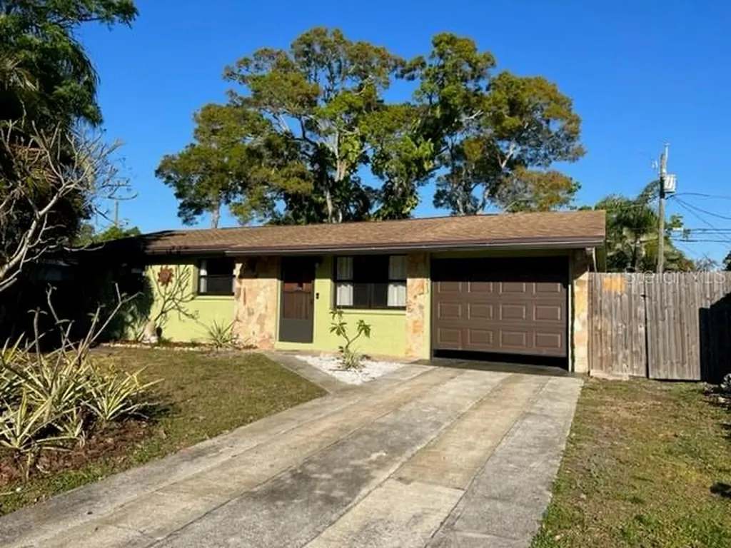 11673 Leisure Lane E Largo FL 33773