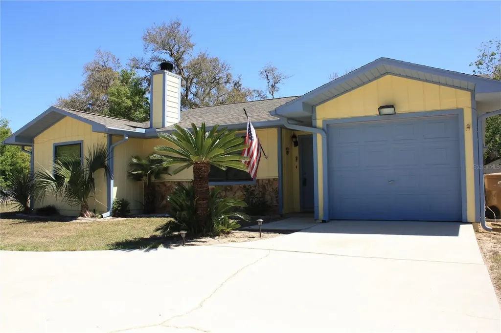 16036 3rd Street Umatilla FL 32784