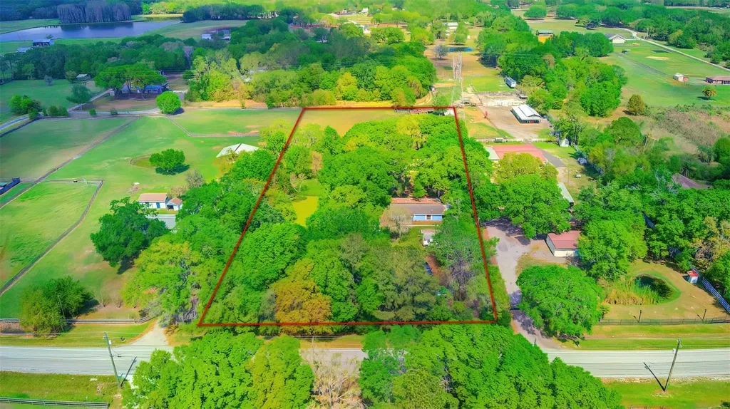 6704 W Knights Griffin Road Plant City FL 33565
