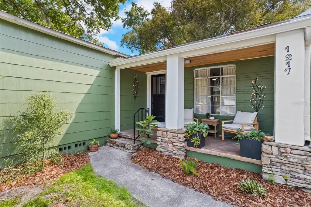 1217 E North Street Tampa FL 33604