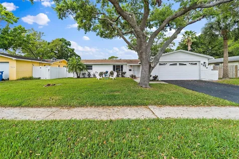 5520 Denver Street NE St Petersburg FL 33703