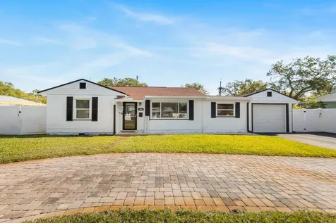 1009 Robinson Drive N St Petersburg FL 33710