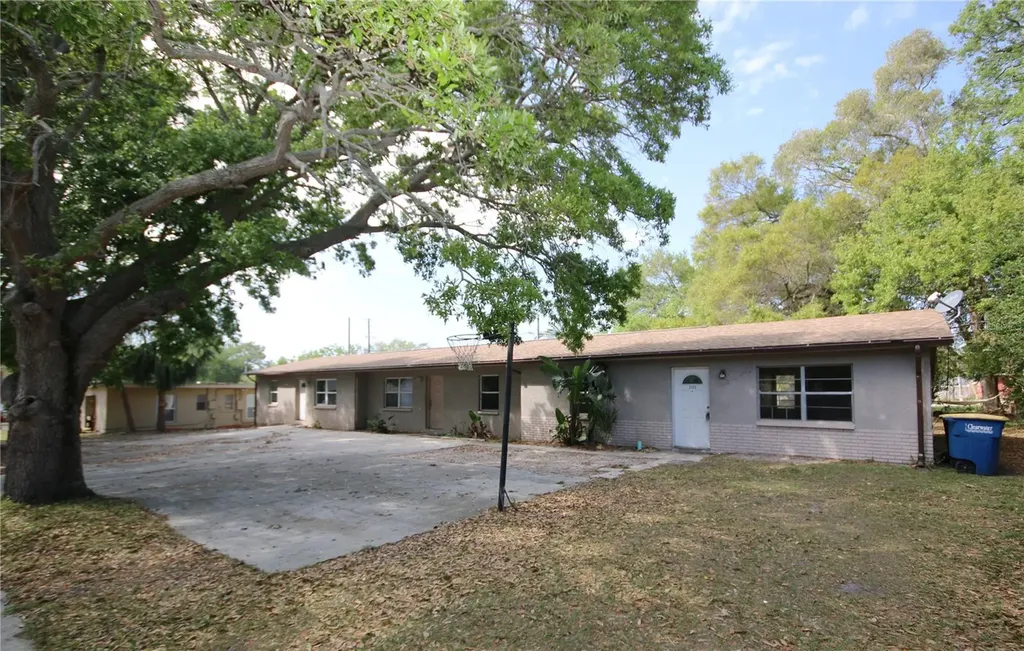 1370 Pierce Street Clearwater FL 33756