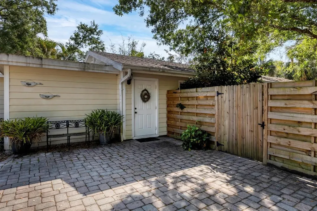 2504 Arlington Street Sarasota FL 34239
