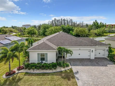 402 Blue Lake Circle Kissimmee FL 34758