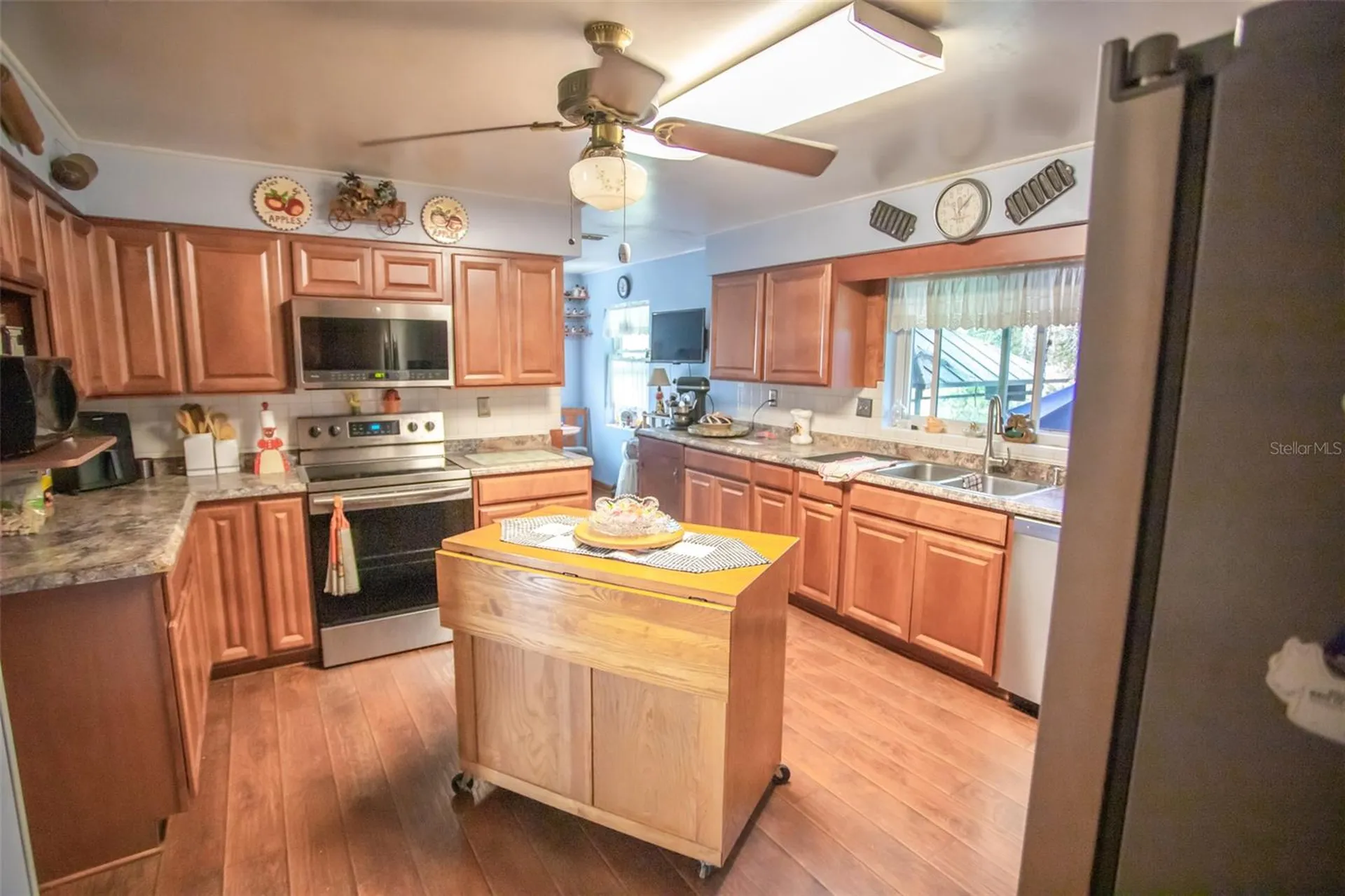 6004 SE Us Highway 301 Hawthorne FL 32640