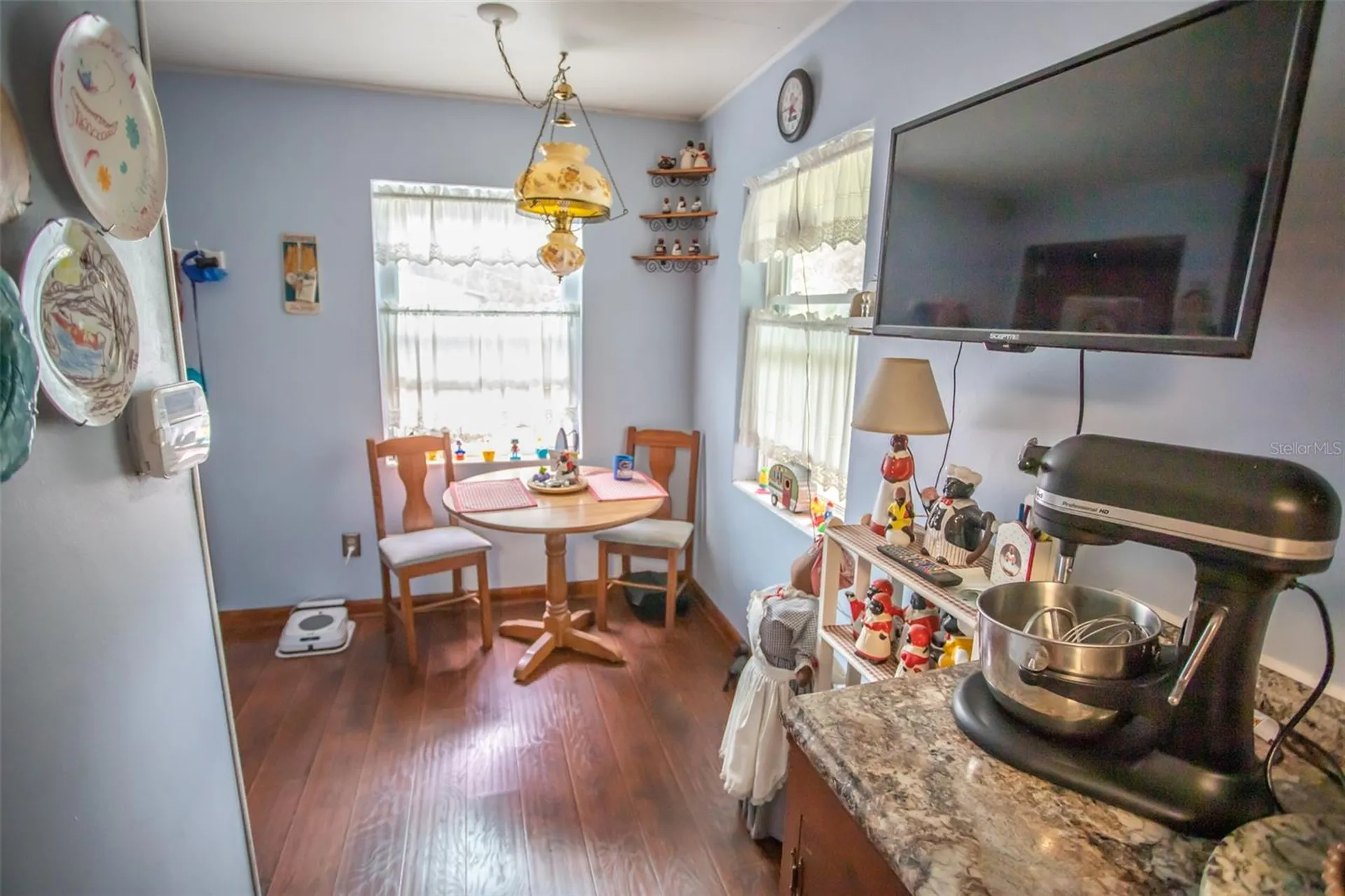 6004 SE Us Highway 301 Hawthorne FL 32640